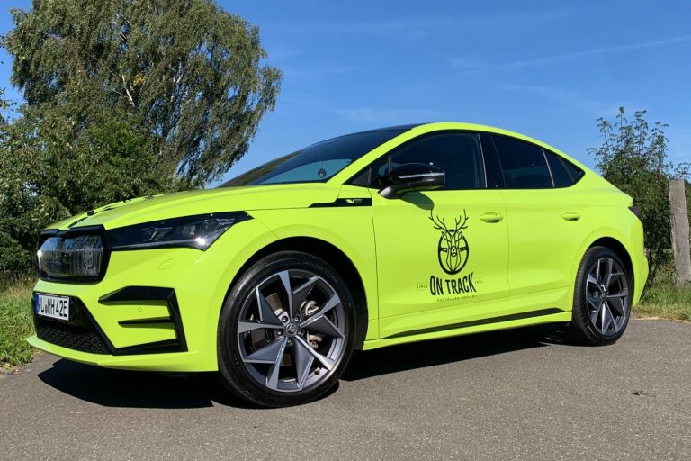 Elektro Fahrschule, skoda salzhausen,  Skoda Enyaq, Fahrsimulator, Simdrive, Skoda Enyaq RS Coupe, elektro Fahrschule, Fahrschule Oelstorf, Fahrschule Gödenstorf, Fahrschule Salzhausen, Maximilian Höfler, Fahrschule grünes Auto, Maxi's Fahrschule, grüne fahrschule, Maximilian Höfler, next generation Fahrschule, neue Fahrschule, moderne Fahrschule, fahrschule Hanstedt, Fahrschule Toppenstedt, fahrschule Eyendorf, Fahrschule Winsen, Fahrschule Nindorf, Fahrschule Brackel, Fahrschule Thieshope, begleitetes Fahren, Führerschein salzhausen, BF17, B197 Salzhausen, 
