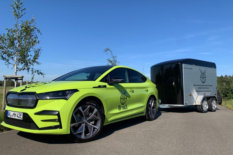 Führerschein B96, Debon c500, Anhängerführerschein, Enyaq Skoda Enyaq RS Coupe, elektro Fahrschule, Fahrschule Oelstorf, Fahrschule Gödenstorf, Fahrschule Salzhausen, Maximilian Höfler, Fahrschule grünes Auto, Maxi's Fahrschule, Elektro Fahrschule, skoda salzhausen,  Skoda Enyaq, Fahrsimulator, Simdrive, Skoda Enyaq RS Coupe, elektro Fahrschule, Fahrschule Oelstorf, Fahrschule Gödenstorf, Fahrschule Salzhausen, Maximilian Höfler, Fahrschule grünes Auto, Maxi's Fahrschule, grüne fahrschule, Maximilian Höfler, next generation Fahrschule, neue Fahrschule, moderne Fahrschule, fahrschule Hanstedt, Fahrschule Toppenstedt, fahrschule Eyendorf, Fahrschule Winsen, Fahrschule Nindorf, Fahrschule Brackel, Fahrschule Thieshope, begleitetes Fahren, Führerschein salzhausen, BF17, B197 Salzhausen, 