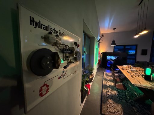 Elektro Fahrschule, skoda salzhausen,  Skoda Enyaq, Fahrsimulator, Simdrive, Skoda Enyaq RS Coupe, elektro Fahrschule, Fahrschule Oelstorf, 
