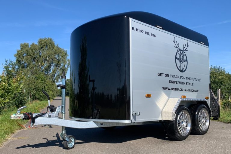Führerschein BE, Anhängerführerschein, Skoda Enyaq RS Coupe, elektro Fahrschule, Fahrschule Oelstorf, Fahrschule Gödenstorf, Fahrschule Salzhausen, Maximilian Höfler, Fahrschule grünes Auto, Elektro Fahrschule, skoda salzhausen,  Skoda Enyaq, Fahrsimulator, Simdrive, Skoda Enyaq RS Coupe, elektro Fahrschule, Fahrschule Oelstorf, Fahrschule Gödenstorf, Fahrschule Salzhausen, Maximilian Höfler, Fahrschule grünes Auto, Maxi's Fahrschule, grüne fahrschule, Maximilian Höfler, next generation Fahrschule, neue Fahrschule, moderne Fahrschule, fahrschule Hanstedt, Fahrschule Toppenstedt, fahrschule Eyendorf, Fahrschule Winsen, Fahrschule Nindorf, Fahrschule Brackel, Fahrschule Thieshope, begleitetes Fahren, Führerschein salzhausen, BF17, B197 Salzhausen, 